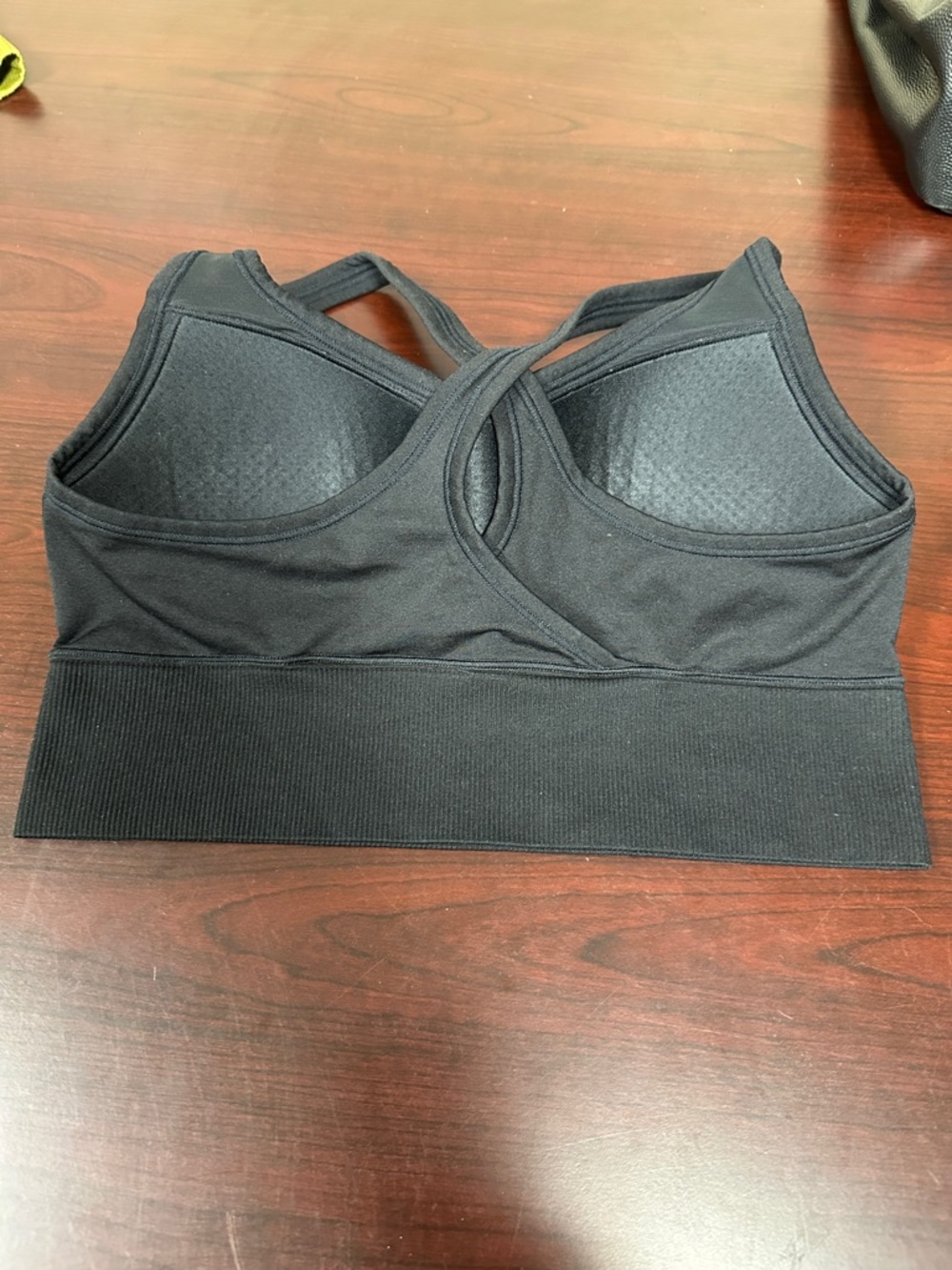 PINK Victoria's Secret Black Seamless Cross-Back Sports Bralette padded - Picture 9 of 9